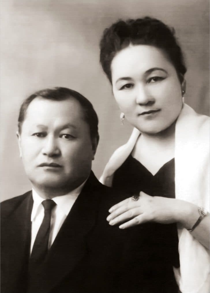 Raxmetolla Rayimqulov rafiqasi Makiza Rayimqulova-Shashkina bilan, 1962-yil, Almati.
