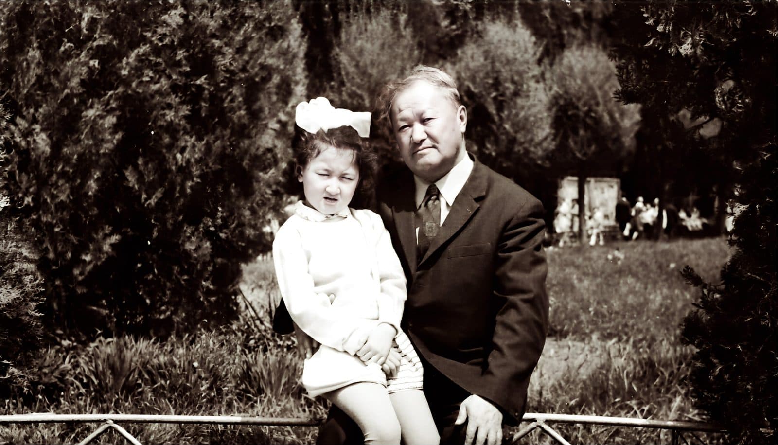 Raxmetolla Rayimqulov qizi Aqto'ti bilan. 1969-yil. Almati.